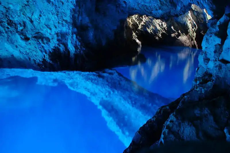 Blue Cave speedboat tour along the Dalmatian coast from Split